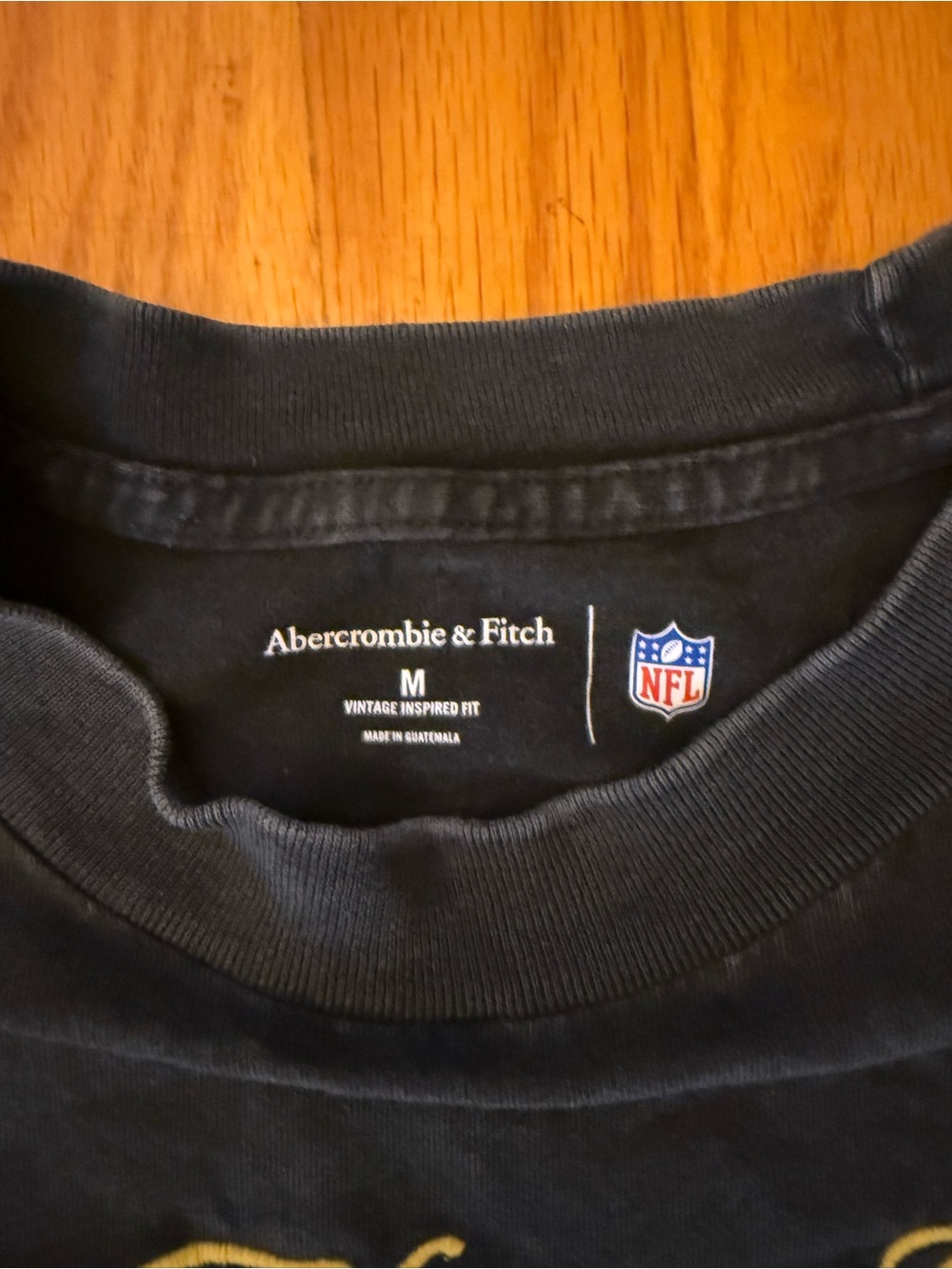 Abercrombie & Fitch NFL collab men’s Chiefs tee - Picture 2 of 5
